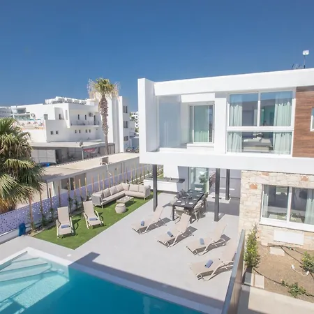Ferienvilla Kube Fuer 12 Personen In Casa vacanze