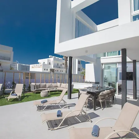 Casa vacanze Ferienvilla Kube Fuer 12 Personen In